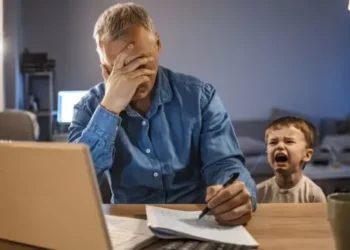 العمل عن بُعد في المستقبل: بين الفوائد والعيوب