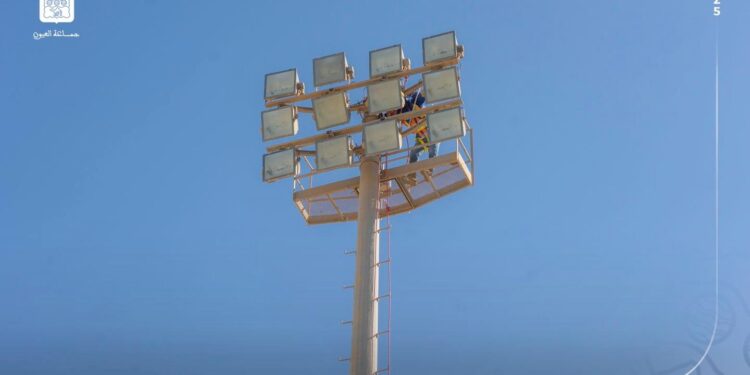 العيون:تحسين الإنارة بملاعب القرب لتعزيز جودة المرافق الرياضية