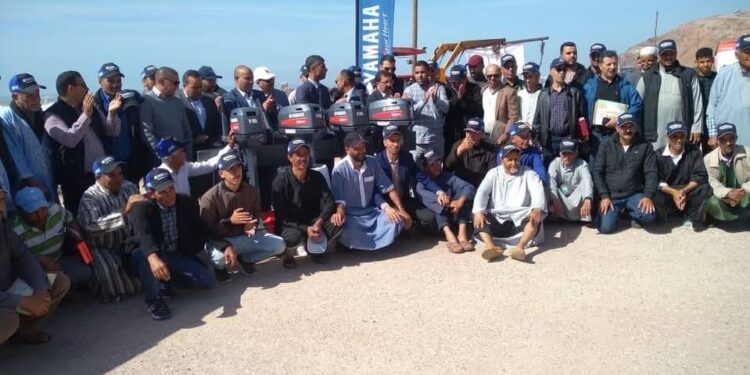 توزيع 15 محركًا لقوارب الصيد التقليدي بجماعة ميراللفت – سيدي إفني