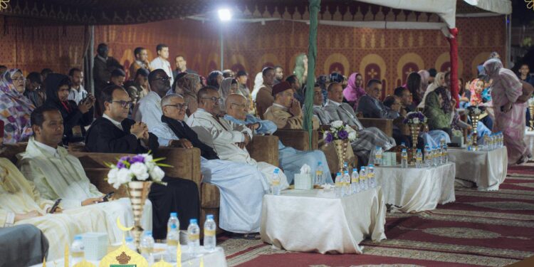 العيون تعيش على إيقاعات الدورة الثانية عشرة من مهرجان المديح النبوي