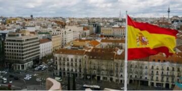 فرصة قانونية جديدة اتاحتها إسبانيا للمهاجرين الراغبين بالاستقرار والعمل على اراضيها .