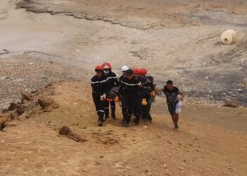انتشال جثة أحد ضحايا انقلاب زورق للهجرة غير النظامية بسواحل واد الشبيكة بطانطان