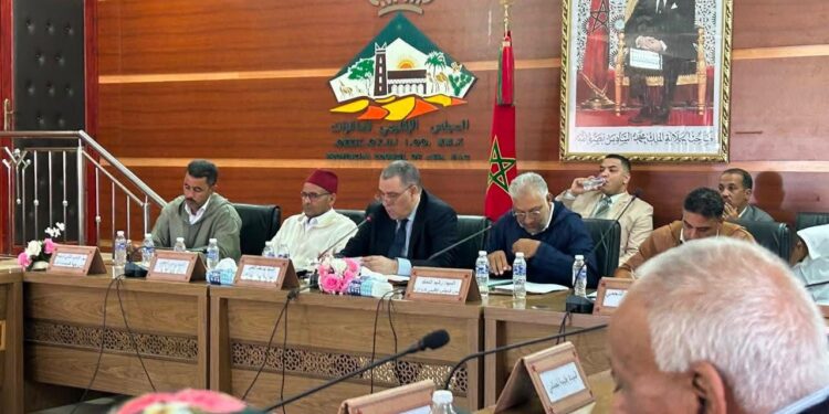 المجلس الإقليمي لأسا الزاك يصادق على حزمة اتفاقيات لدعم التعليم والنقل والصحة والثقافة