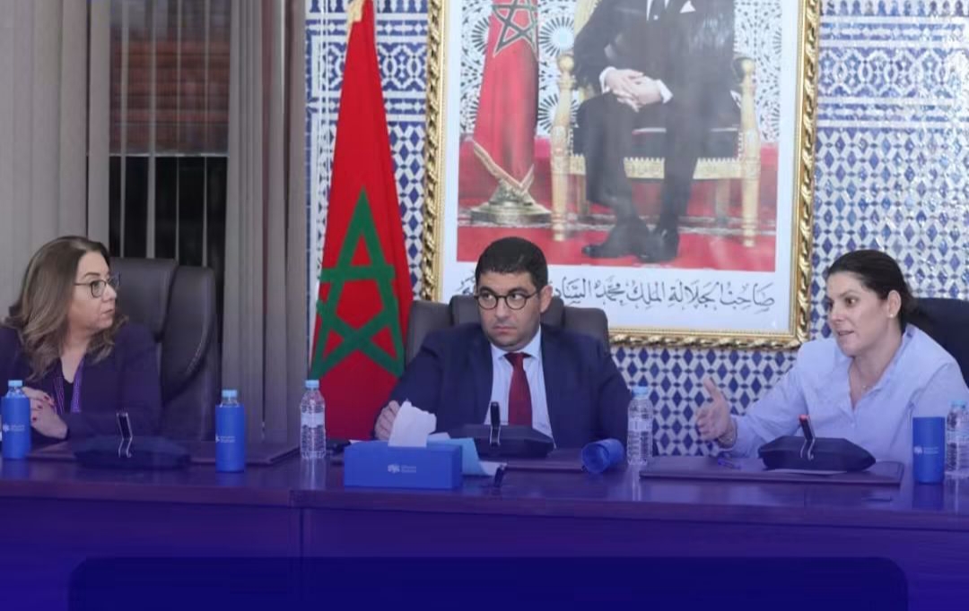 البام للأحرار: من استقطب برلمانيين من خمسة أحزاب لا يحق له إعطاء الدروس